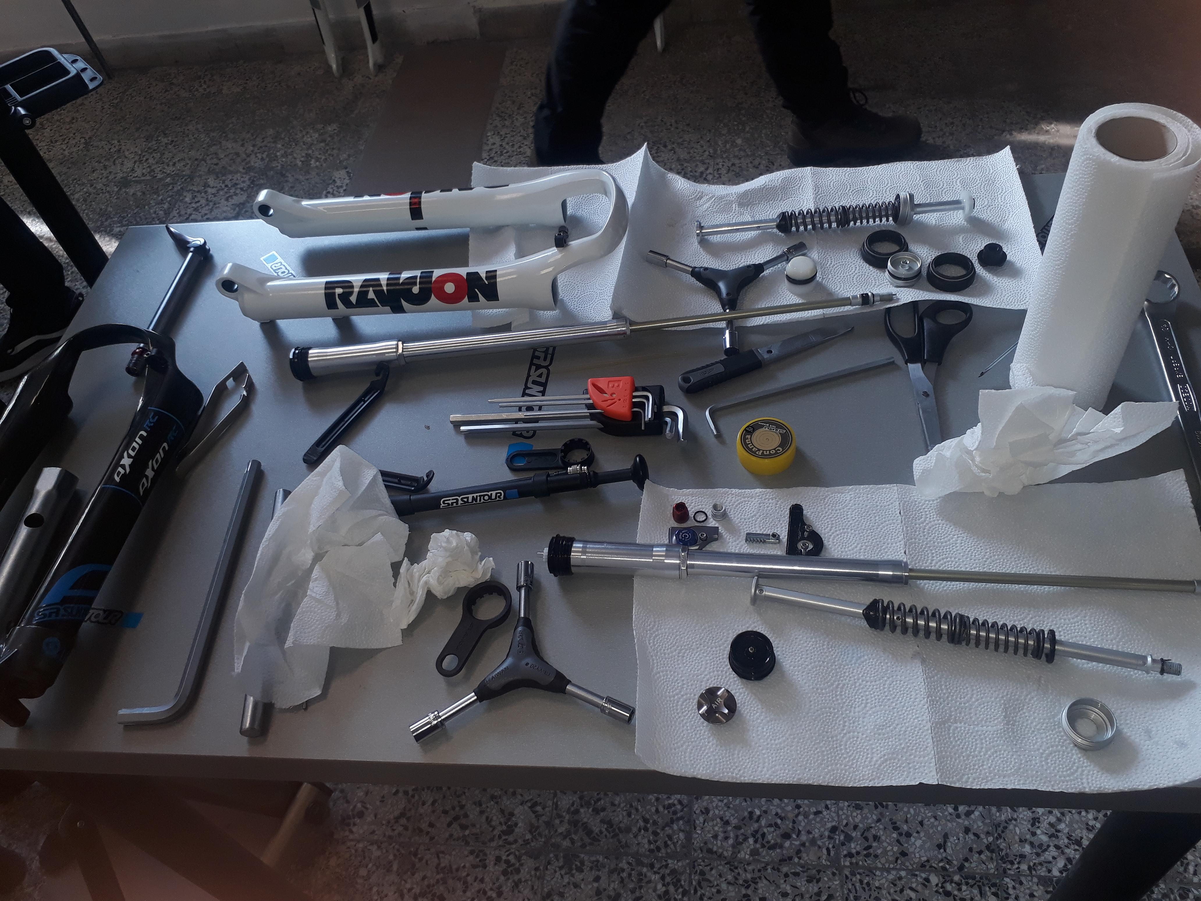 SR Suntour műszaki képzés