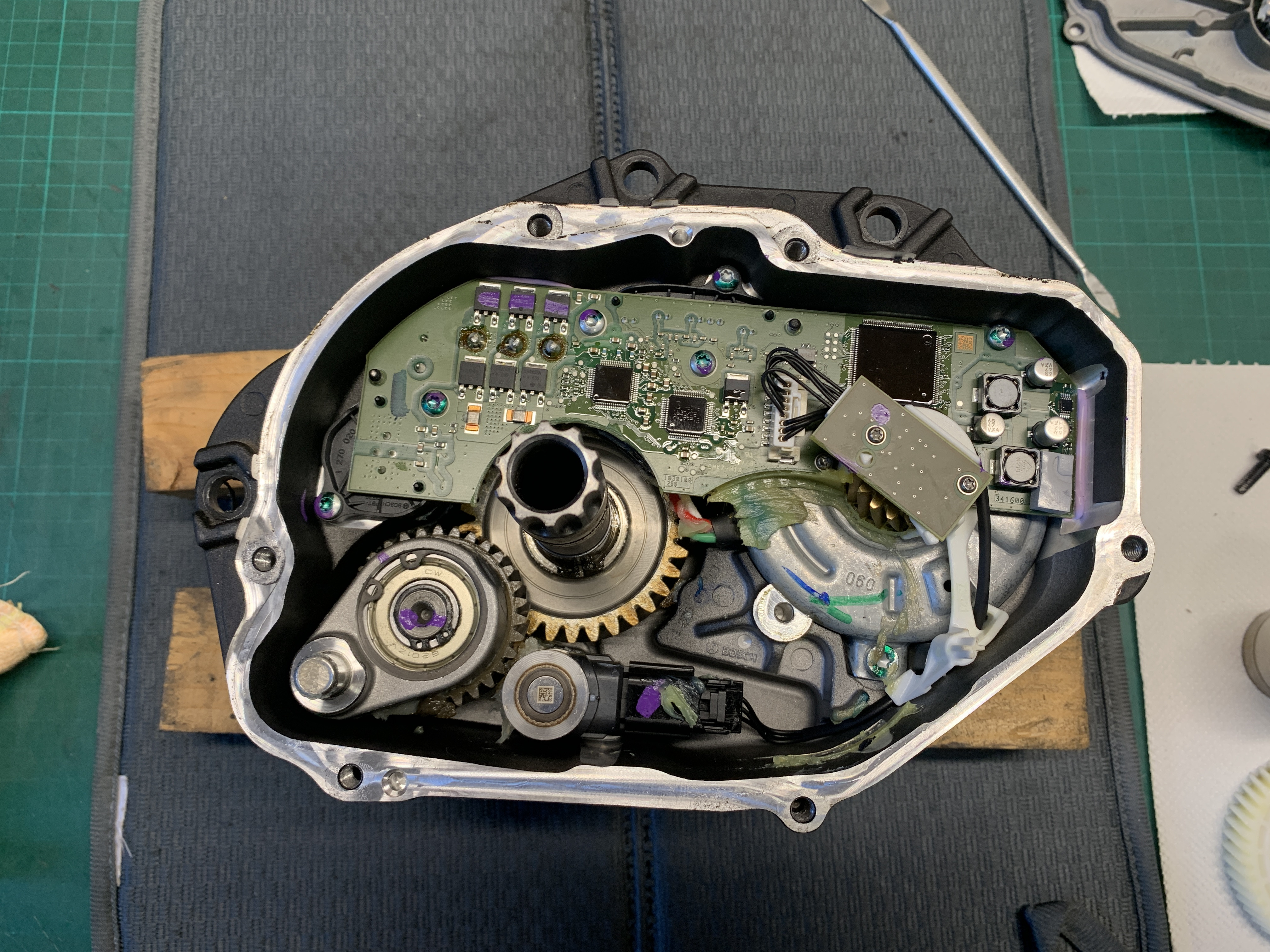 Bosch Performance Line Speed motor felújítás
